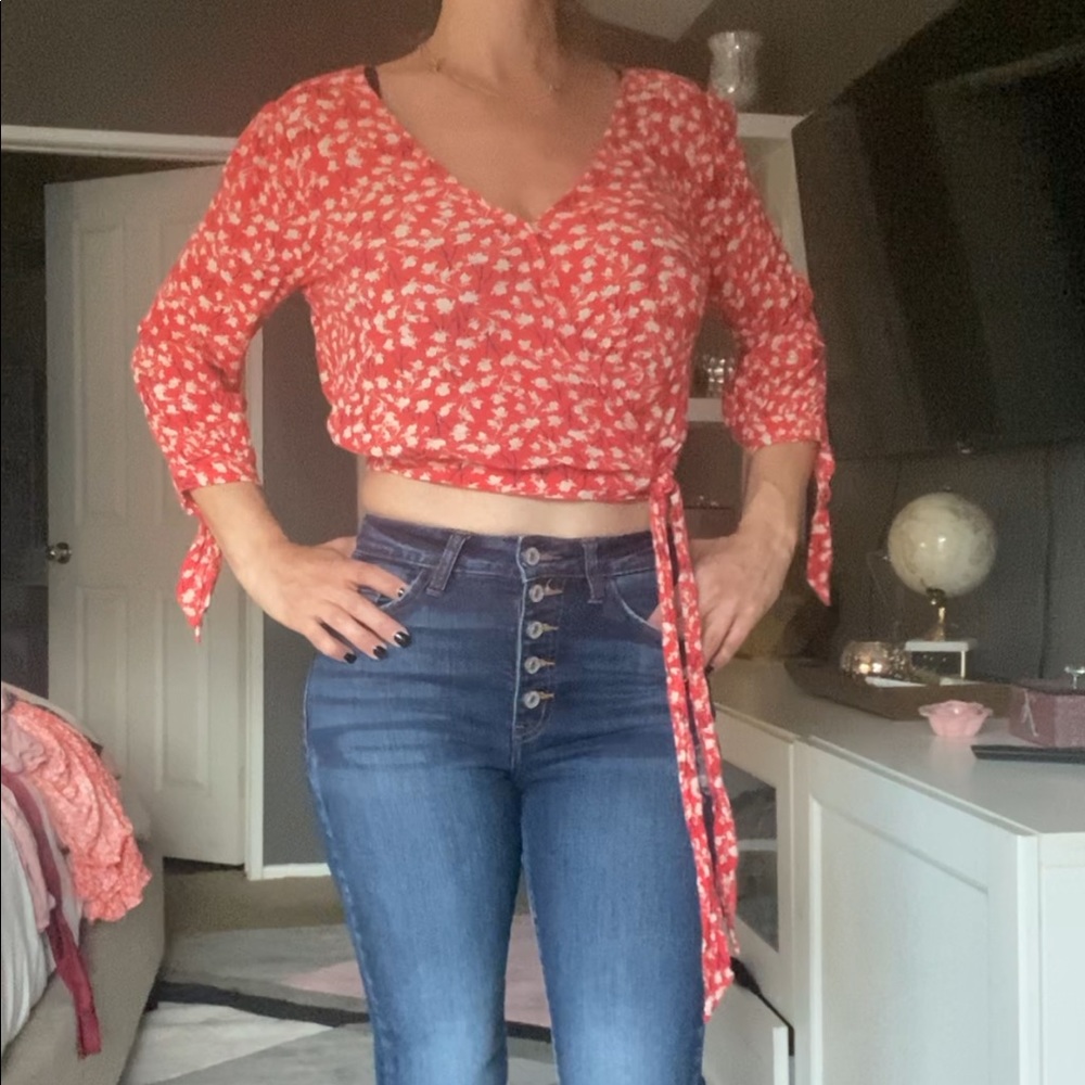 Cute little floral crop top